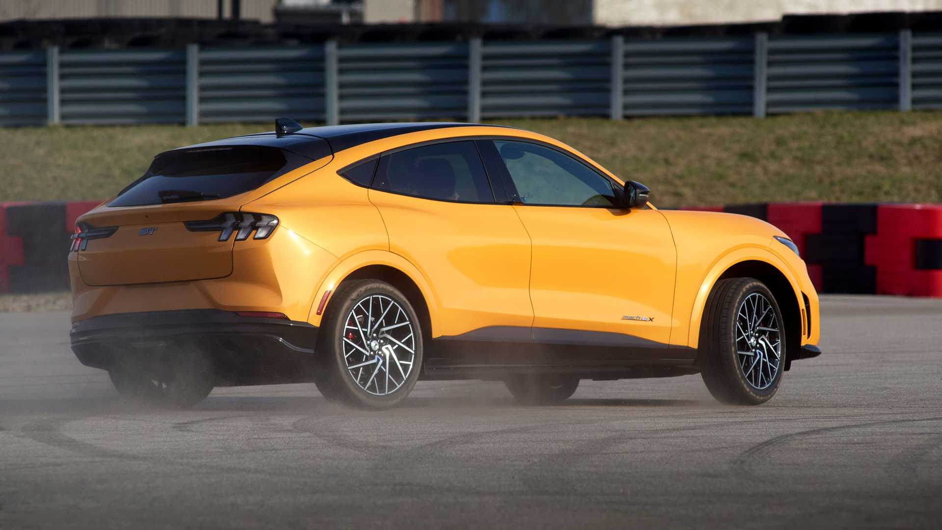 найкрутіший електрокросовер Ford Mustang MachE GT Performance